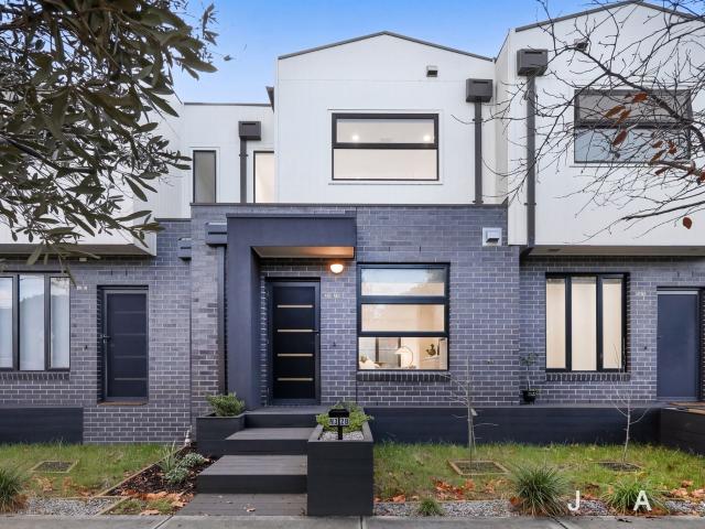3/2B Beaumont Parade, West Footscray | Jas Stephens