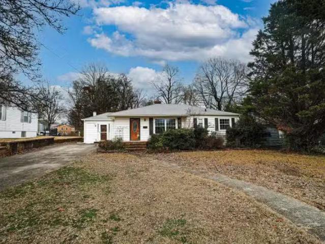 3305 HATCH BLVD, SHEFFIELD, AL 35660