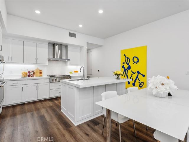 3305 Rivington