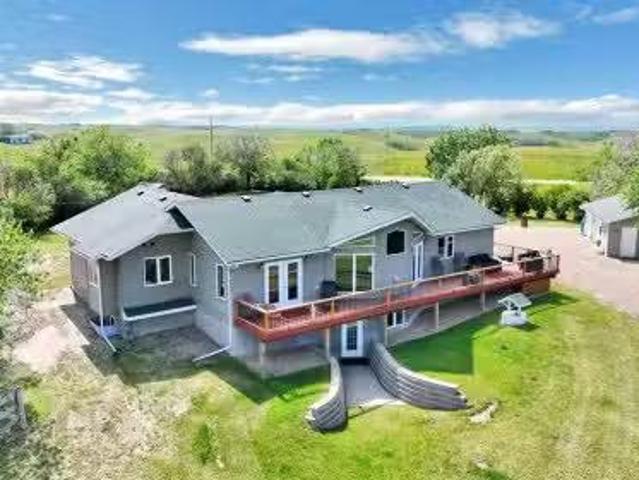 330085 Highway 56, Rural Starland County, AB, T0J 2B0 house.
