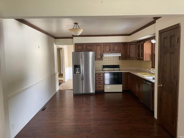 3300 W Twickingham Drive