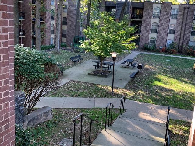 3300 Woodburn Village Dr, Unit 31, Annandale, VA 22003 | MLS #VAFX2302