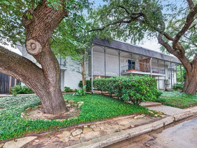 3300 Yorktown Street 28