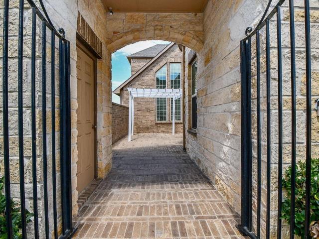 3302 Brampton Island Drive