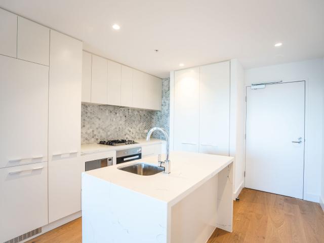 3303/850 Whitehorse Rd