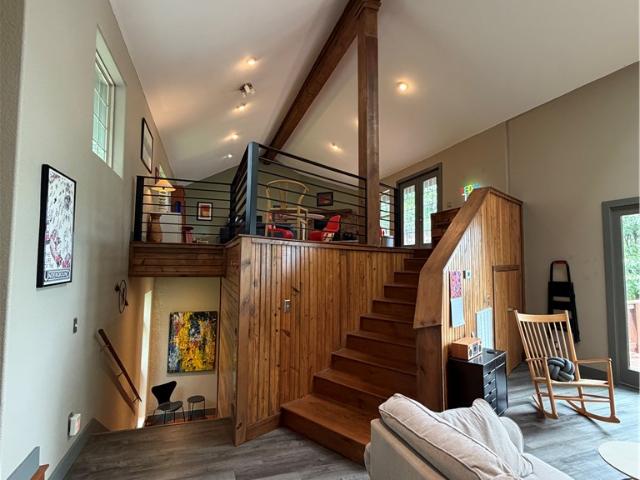 330 County Road 102