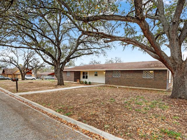 330 Chaparral, Pleasanton, TX 78064 | MLS #1947