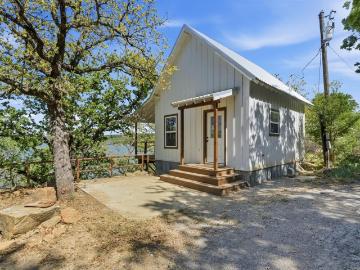 330 Chism Trail