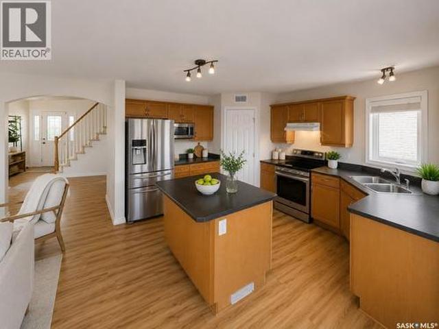 330 Blackstock Cove, Saskatoon, SK, S7T 0H3 house for sale | Listing ID SK045031 | Royal LePage