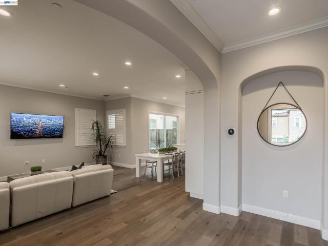 330 Goldfield Place