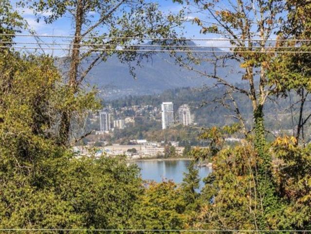 330 Gamma Avenue N, Burnaby, BC, V5C 1X9 house for sale | Listing ID R3167 | Royal LePage