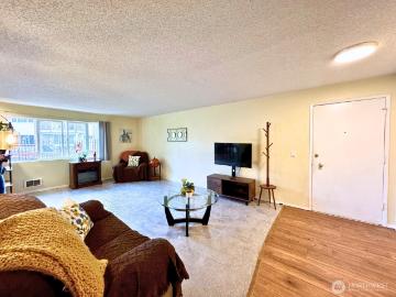 330 Elm St # 201