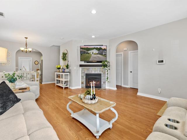 330 Hathaway Lane