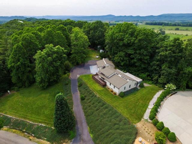 330 Laurel View