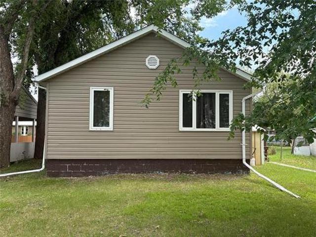 330 Mountain Avenue, Killarney, MB, R0K 1G0 house for sale | Listing ID 202616 | Royal LePage