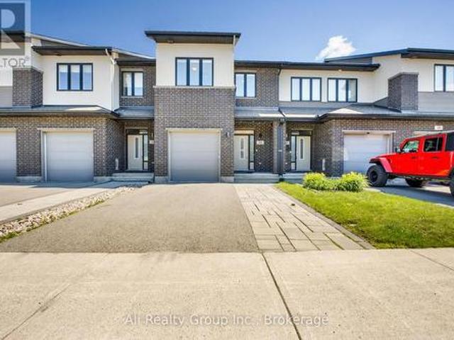 330 Nonius Street, Ottawa, ON, K2V 0E1 house for sale | Listing ID X13516 | Royal LePage