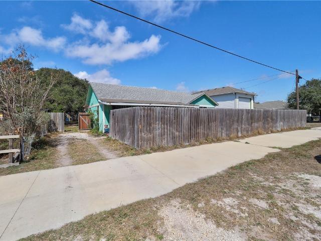 330 S Saunders St, Aransas Pass, TX 78336 | MLS #472663