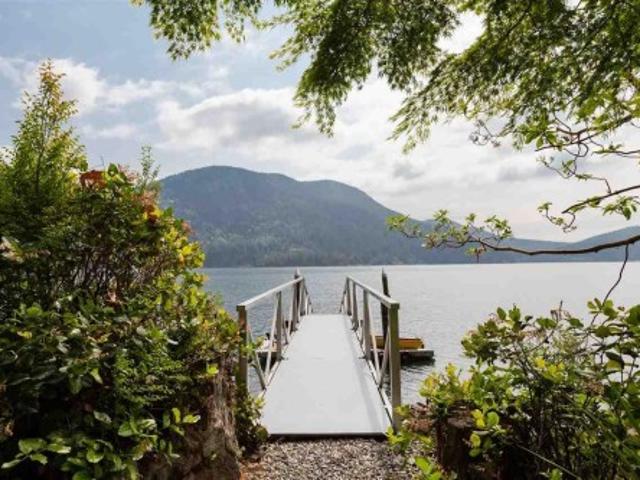 330 Sasamat Lane, North Vancouver, BC, V7G 2S4 house for sale | Listing ID R3154 | Royal LePage