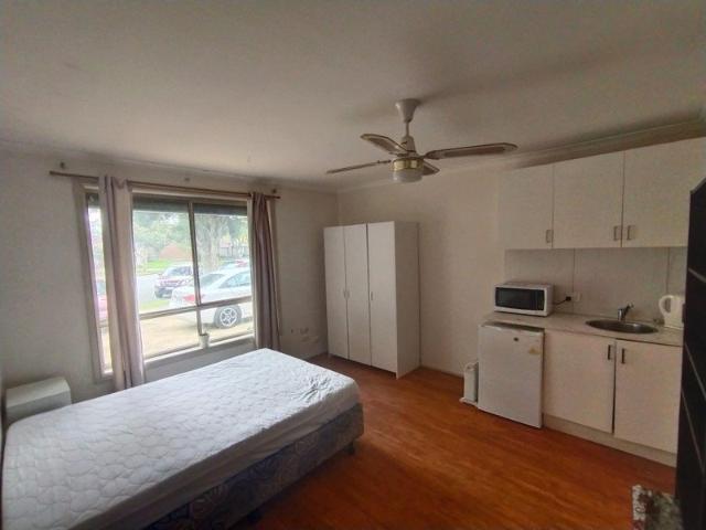 $330 per week FULLY FURNISHED & ALL BILLS INCLUDED!