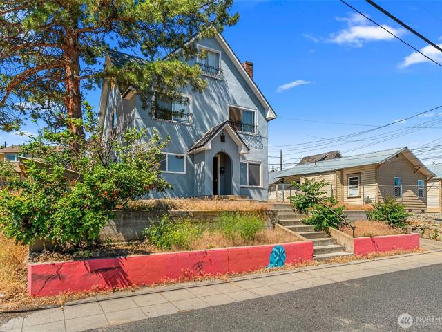 330 Roosevelt Avenue