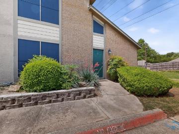 330 W Harwood Rd, Unit D, Hurst, TX 76054 | MLS #21241