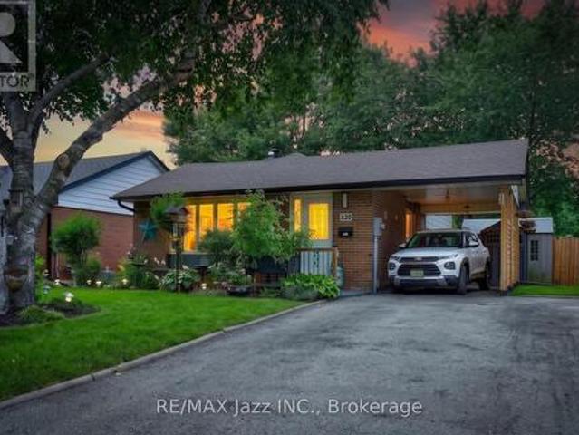 330 Waverly Street N, Oshawa Mclaughlin, ON, L1J 5W1 house for sale | Listing ID E13633 | Royal LePage