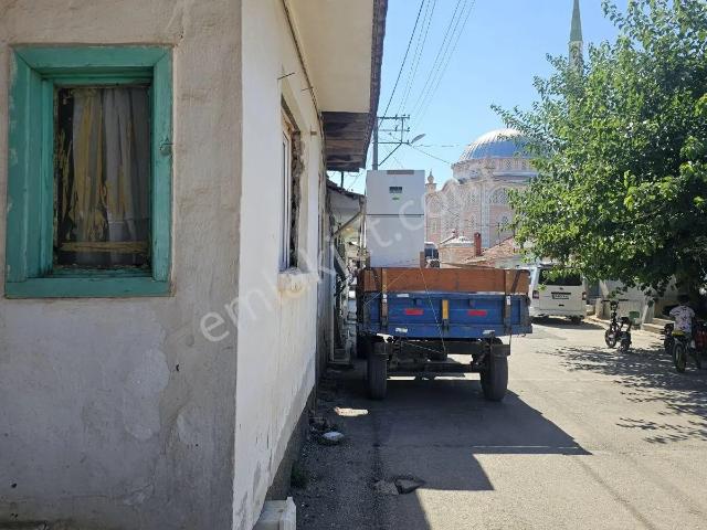 330m Yeni Yapan Liseye Yakın12adet Daire Olan Müstakil 4odalı Ev