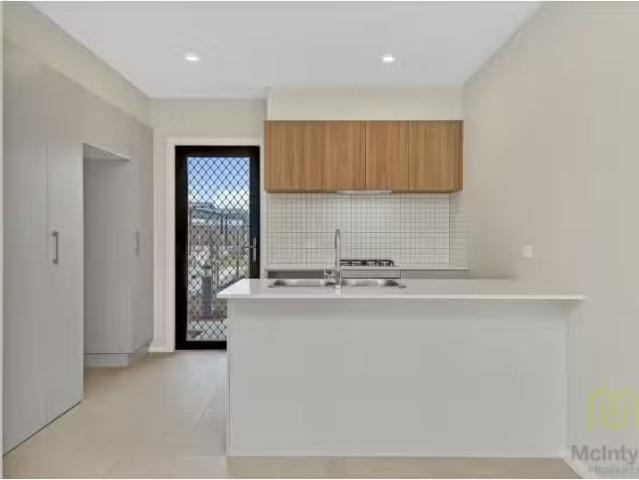 33/16 Everist Street Street, Taylor Townhouse for rent Listed.