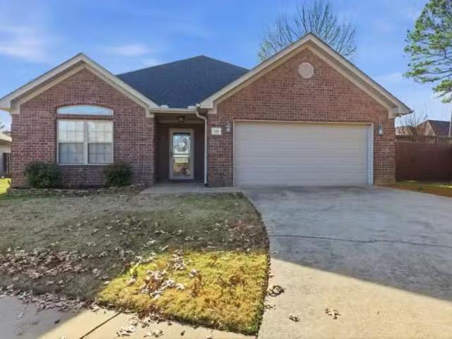 3318 MOSS CREEK DR, BRYANT, AR 72022