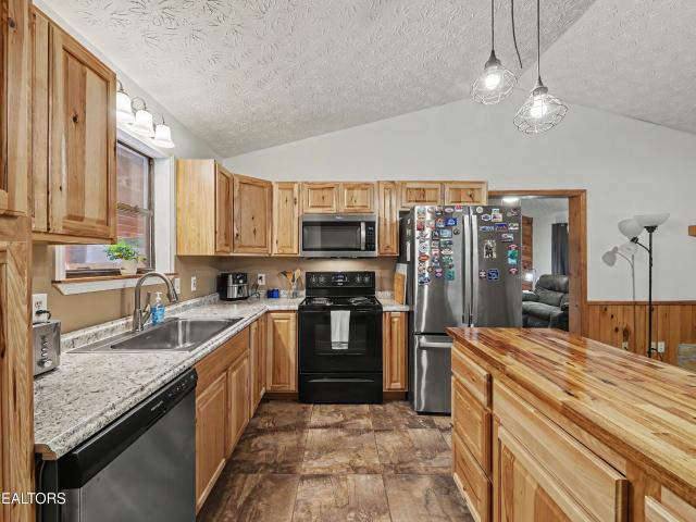 3319 Rocky Ridge Rd