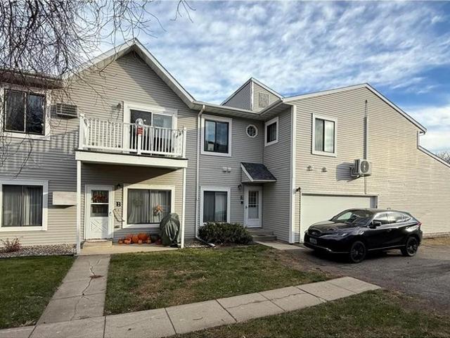 3311 15th Ave S Apt E, Fargo, ND 58103