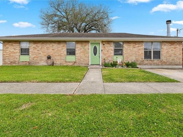 3312 Volpe Dr, Chalmette, LA 70043