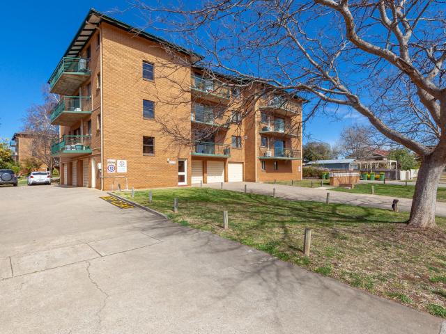 33/13 15 Mowatt Street, Queanbeyan