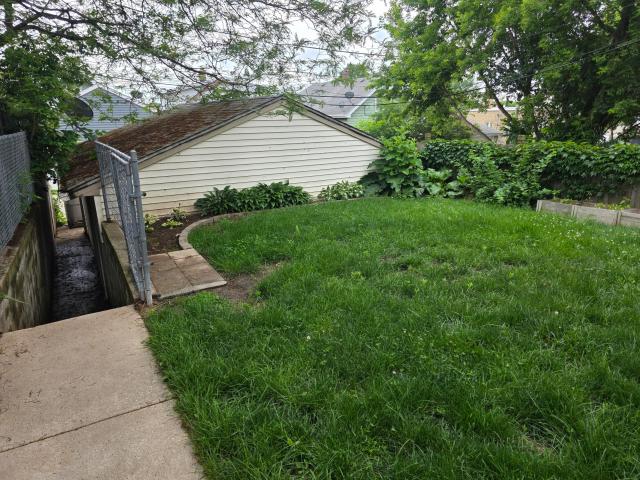 331 E Deer Pl