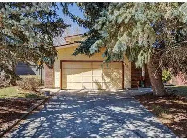 331 Oakridge Place Sw, Calgary, AB, T2V 3N3 house for sale.