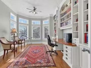 Mckenzie Lake, Calgary, Alberta - Office room
