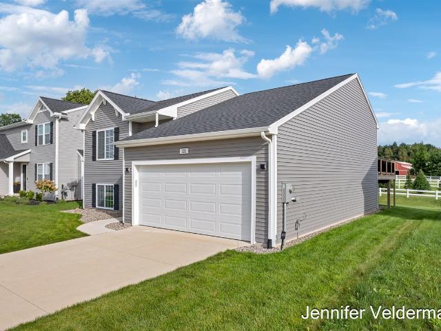 331 N Tannenbaum Trail