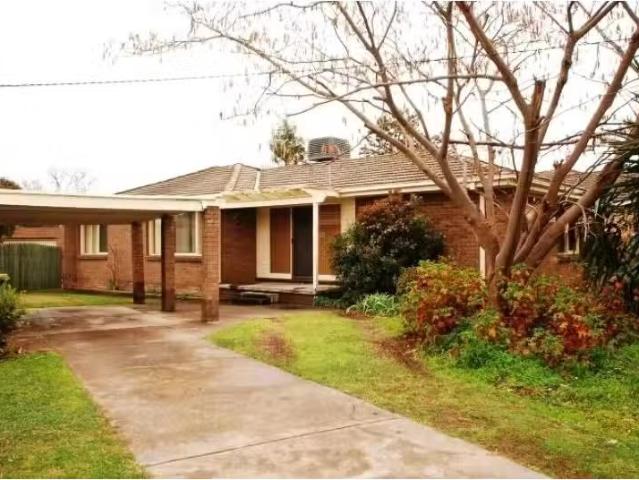 331 Parkland Cres, LAVINGTON House for rent Listed by Nikita.