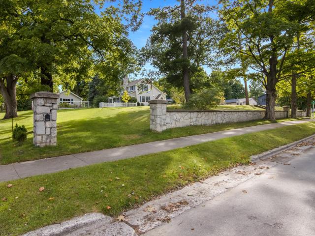 331 W Sixteenth Street