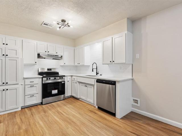 3325 Del Rancho Drive