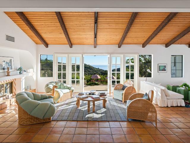 33261 Decker School Rd, Malibu, CA