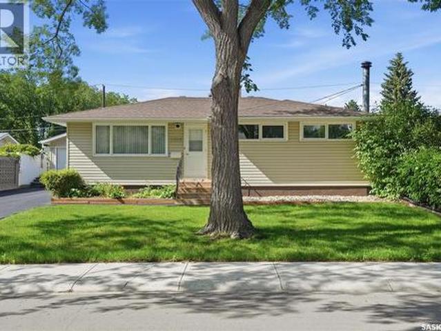 3326 4Th Avenue N, Regina, SK, S4R 0V6 house for sale | Listing ID SK046443 | Royal LePage