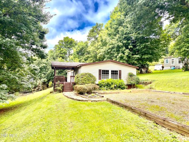 3327 Horseshoe Drive