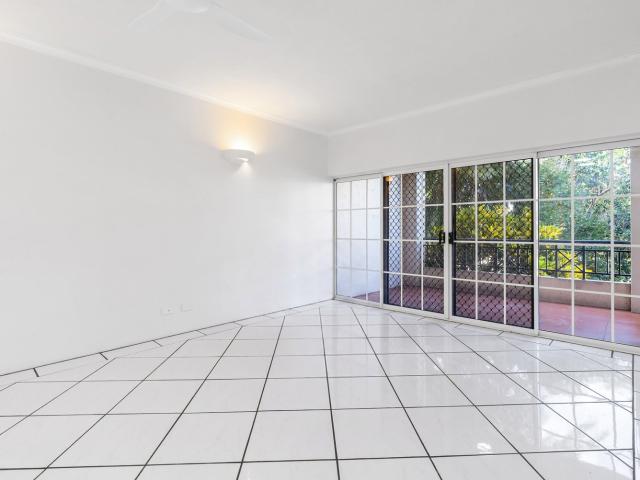 3/327 329 Lake StreetCairns North QLD 4870, Australia
