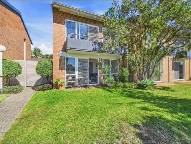 33/21 Park Street, Port Macquarie Townhouse for rent Listed b.