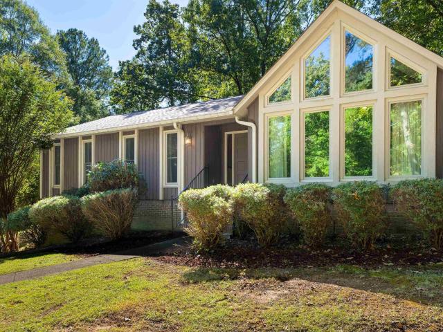 3322 Mcgregor Moor