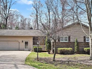 3323 Lakeside Drive