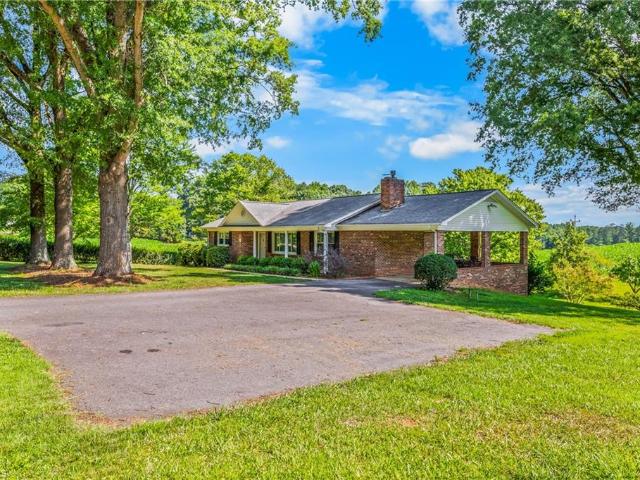3323 Rockford Road