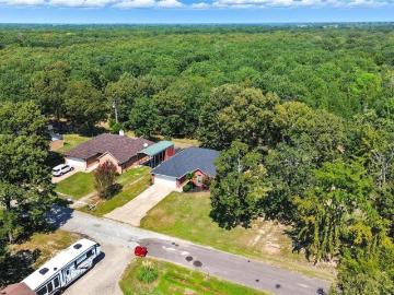 332 Comanche Trail