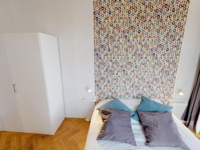 332 Garibaldi Chambre 2